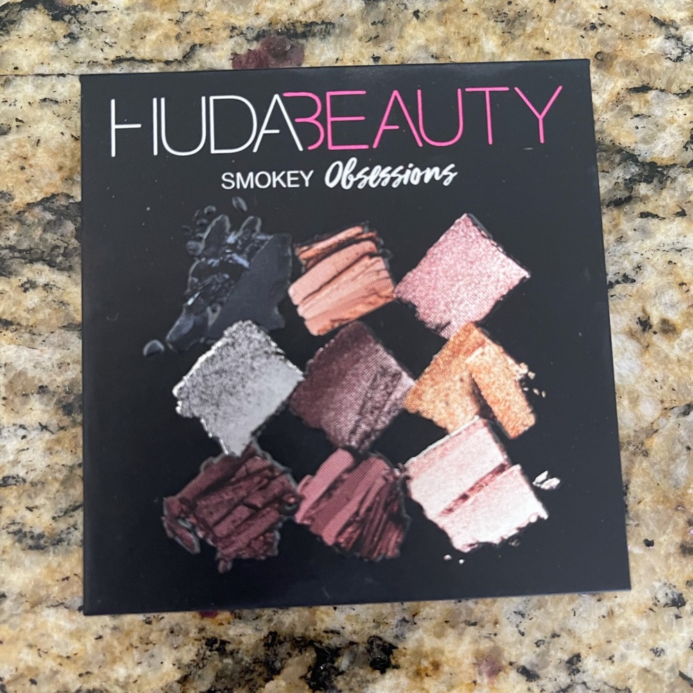 Huda beauty Smokey obsessions